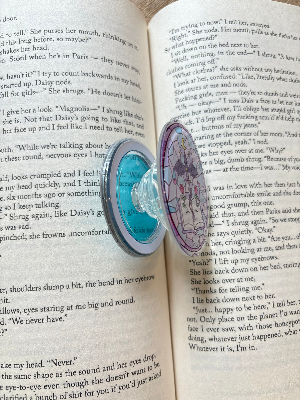 Fantasy Dragon Magnetic Kindle grip