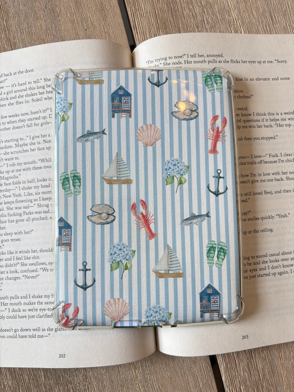 Coastal Hamptons Stripe Kindle Insert
