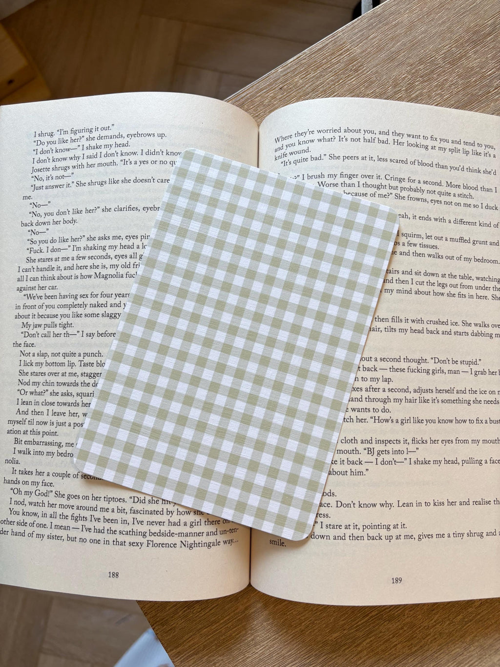 Gingham Pattern Kindle Inserts