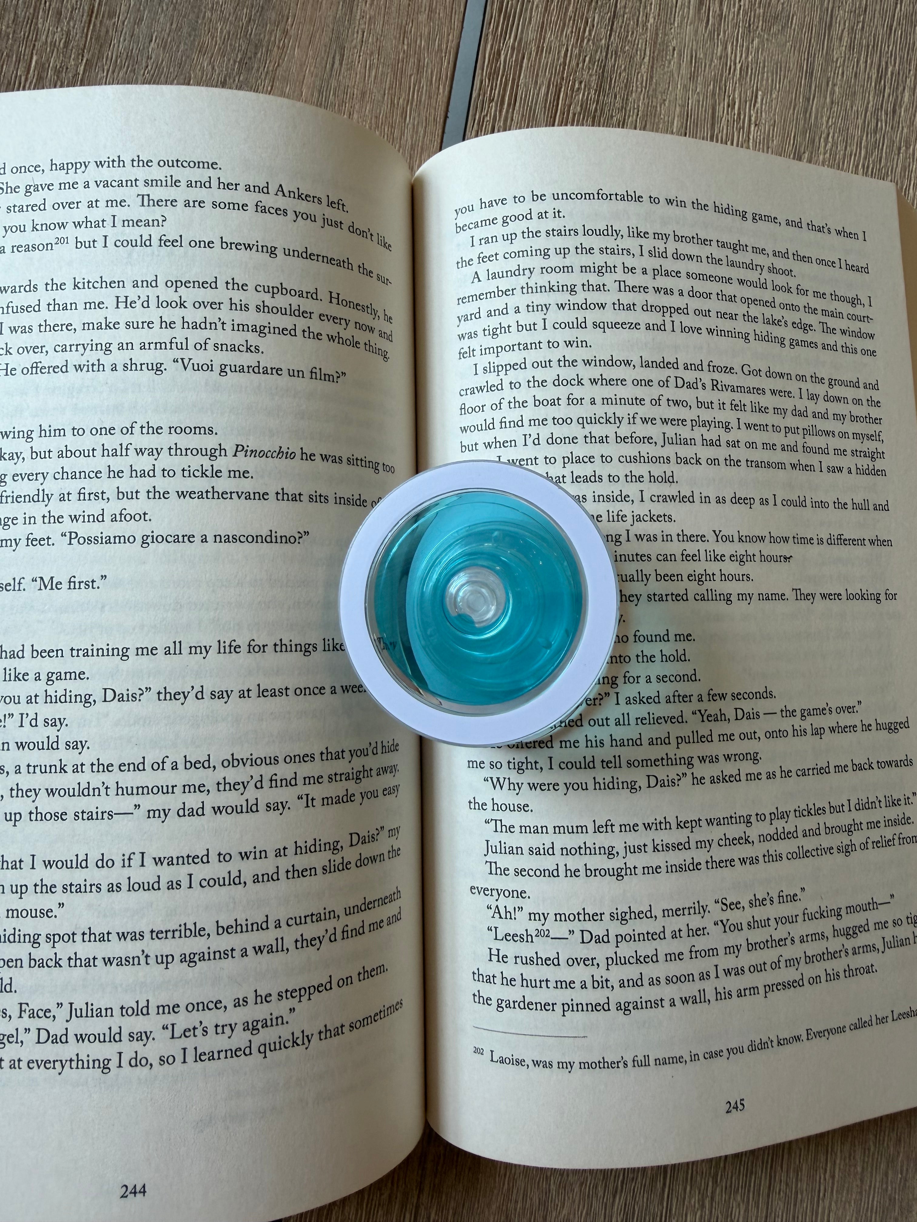 Romance Rose Magnetic Kindle grip