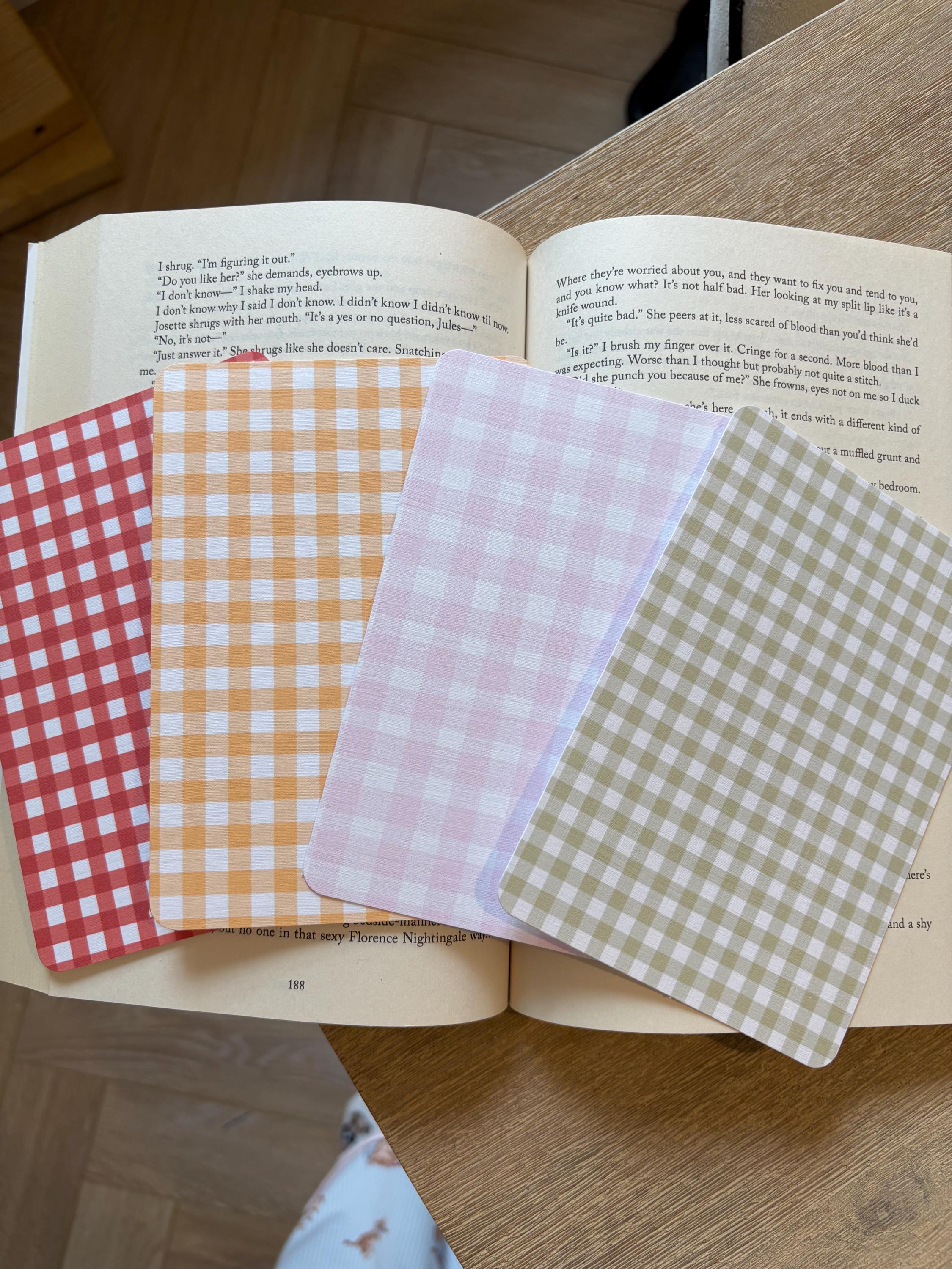 Gingham Pattern Kindle Inserts
