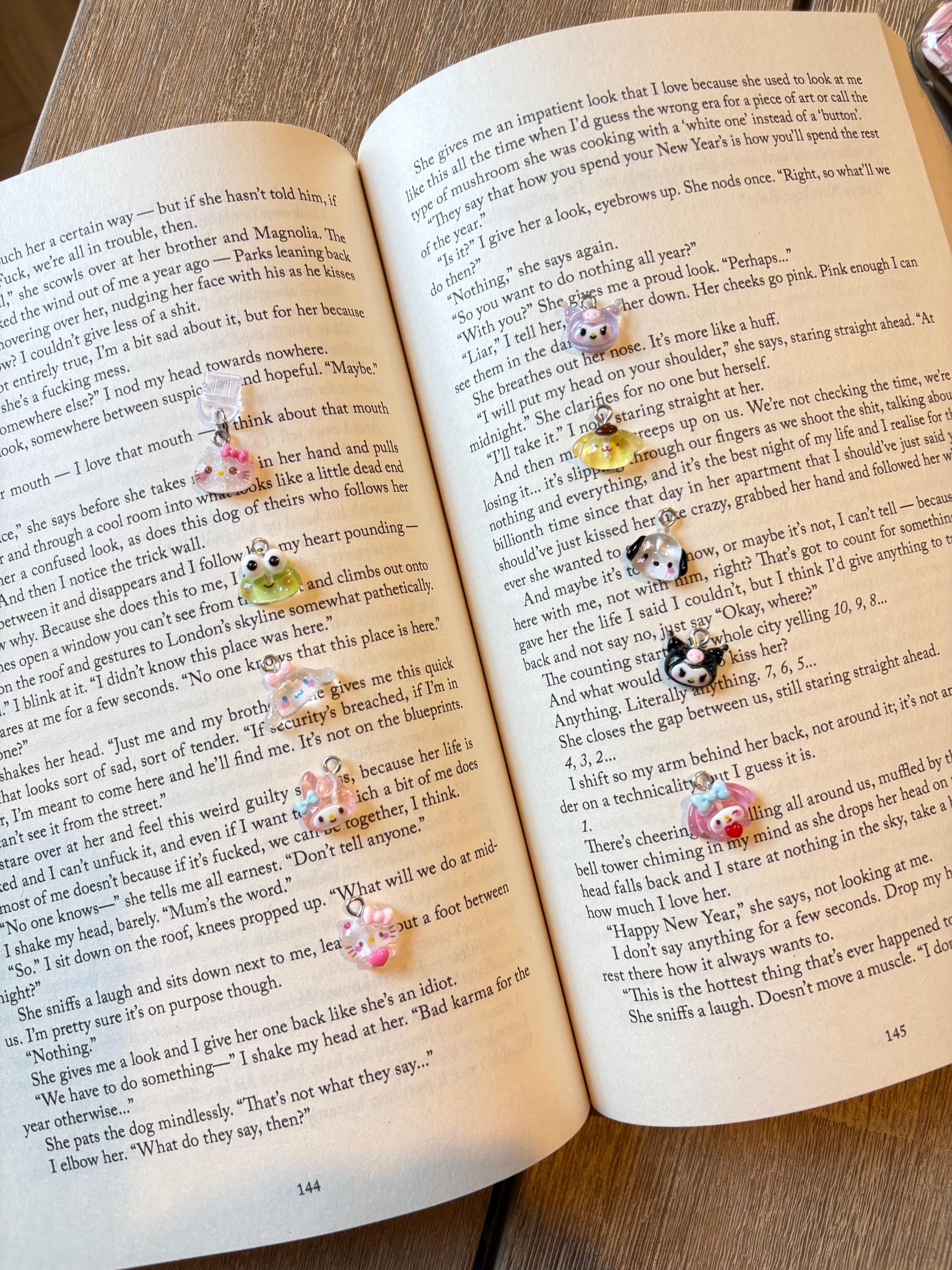 Character Dust plug charms