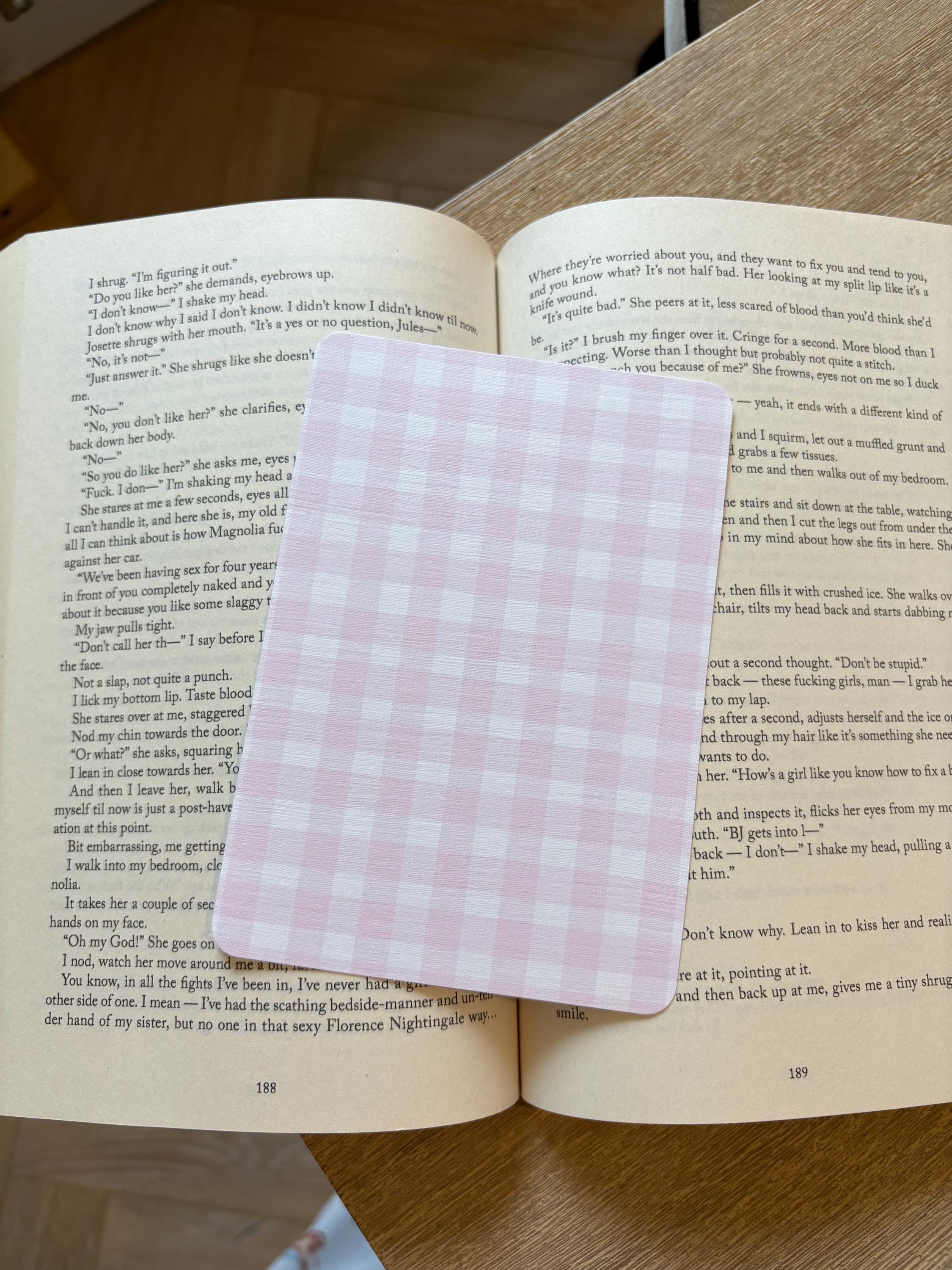 Gingham Pattern Kindle Inserts