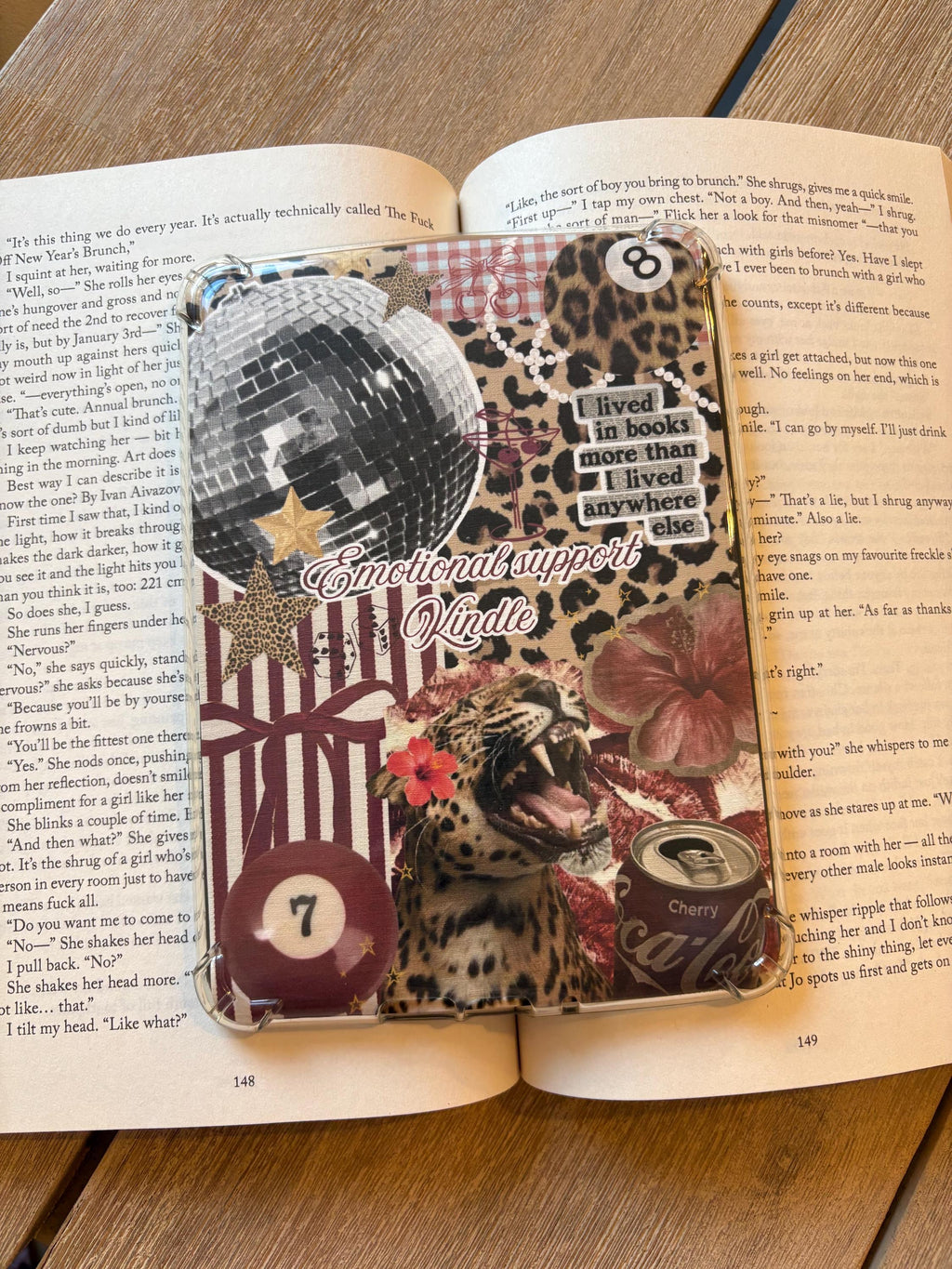 Red aesthetic Kindle Insert - Leopard print