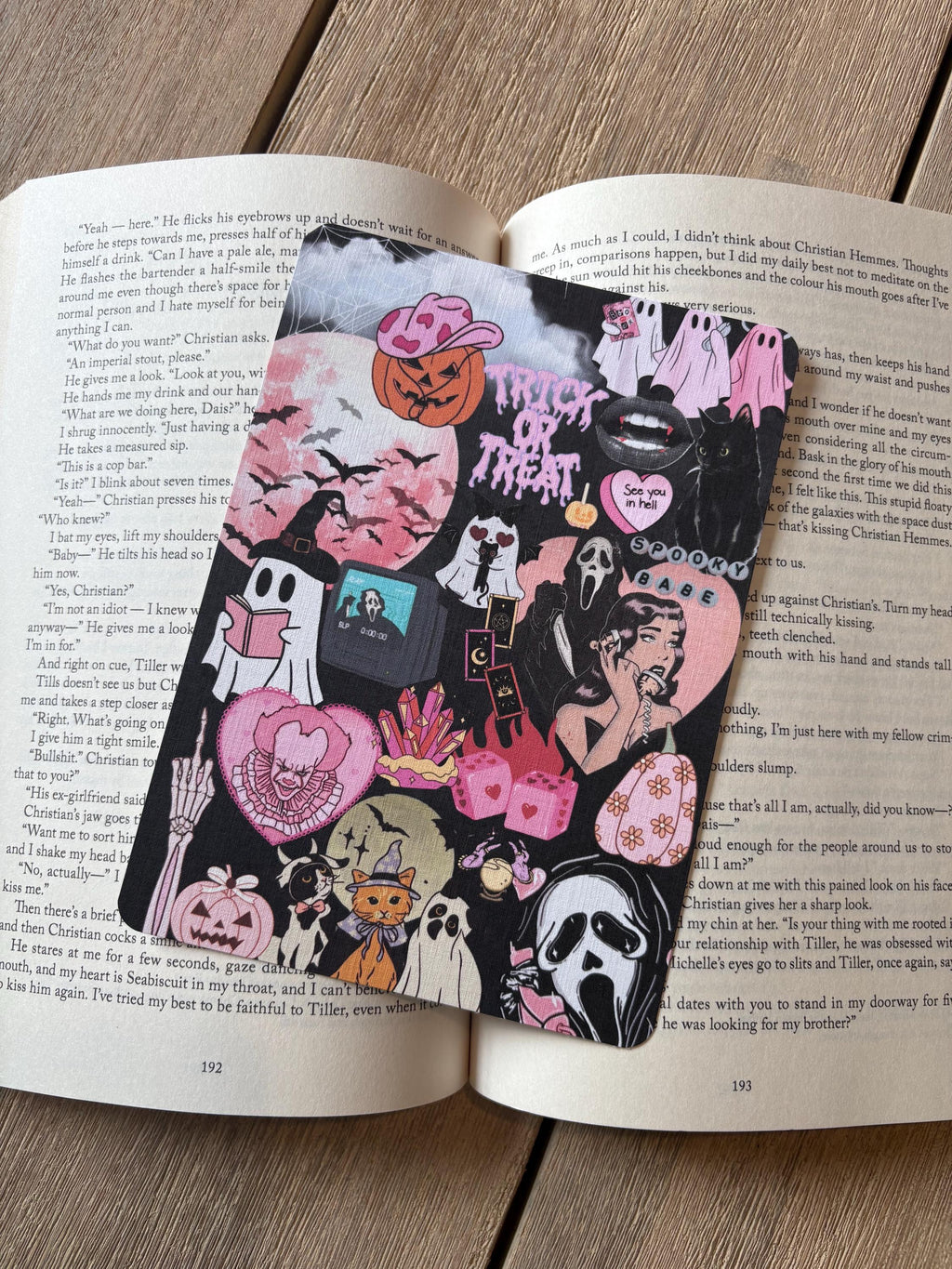 Black and Pink Halloween Kindle Insert