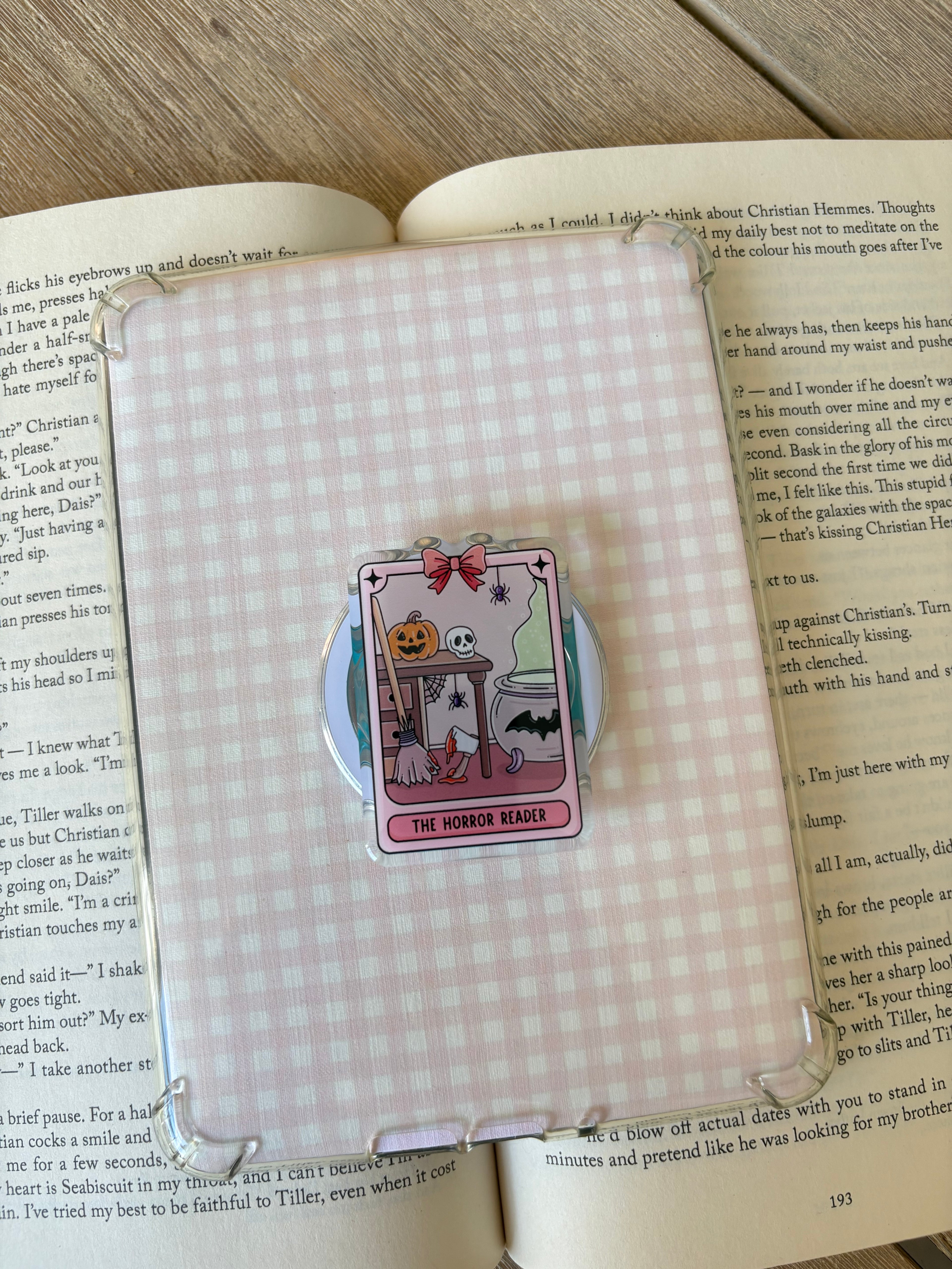 The Horror Reader Magnetic Kindle grip