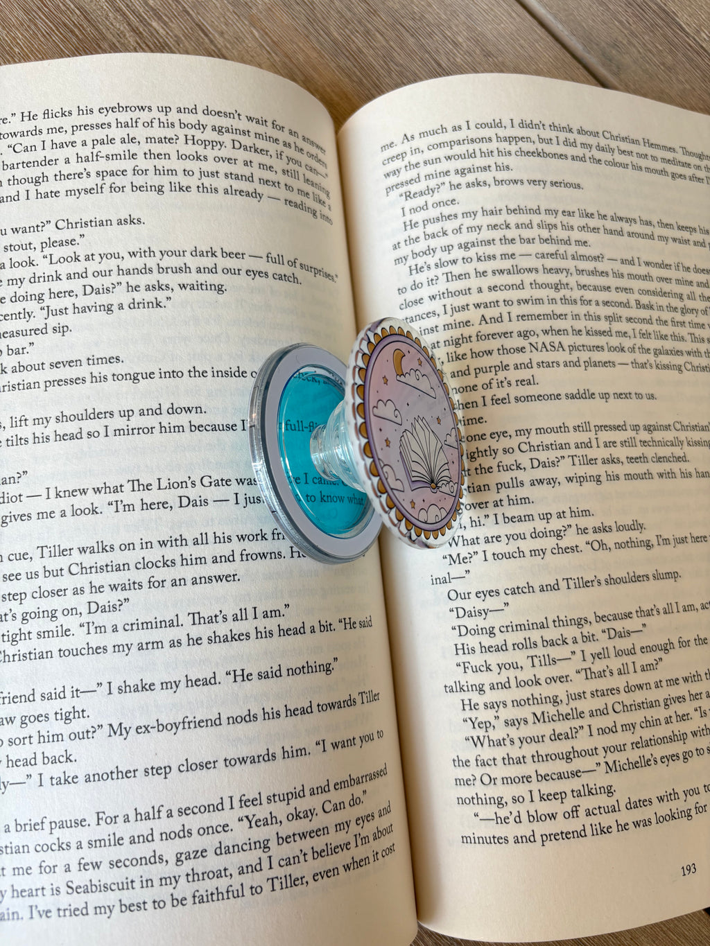 Clouds and Stars Whimsical Magnetic Kindle grip