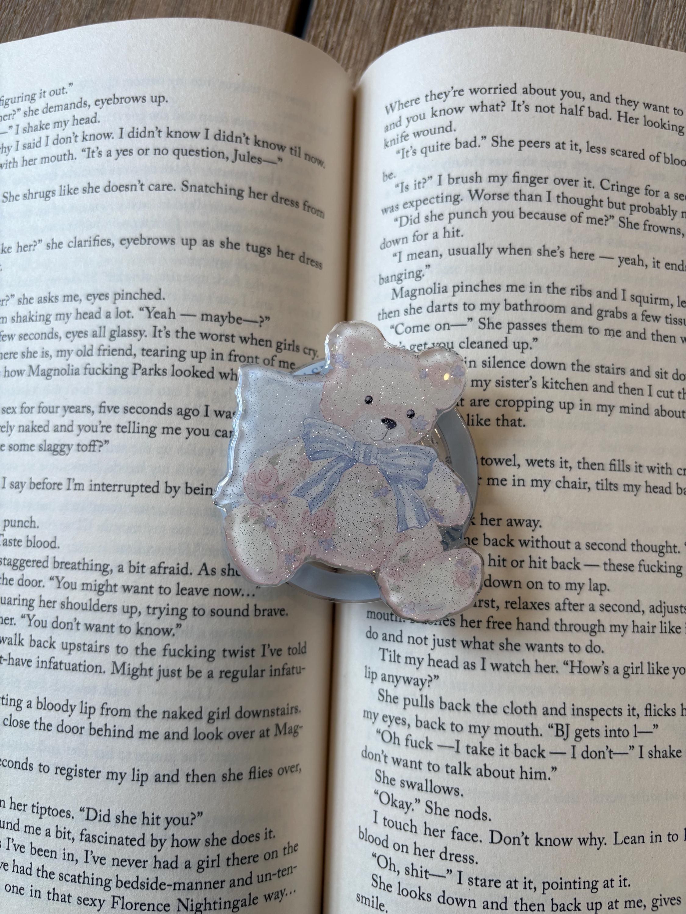 Bear and Bow Magnetic Kindle grip