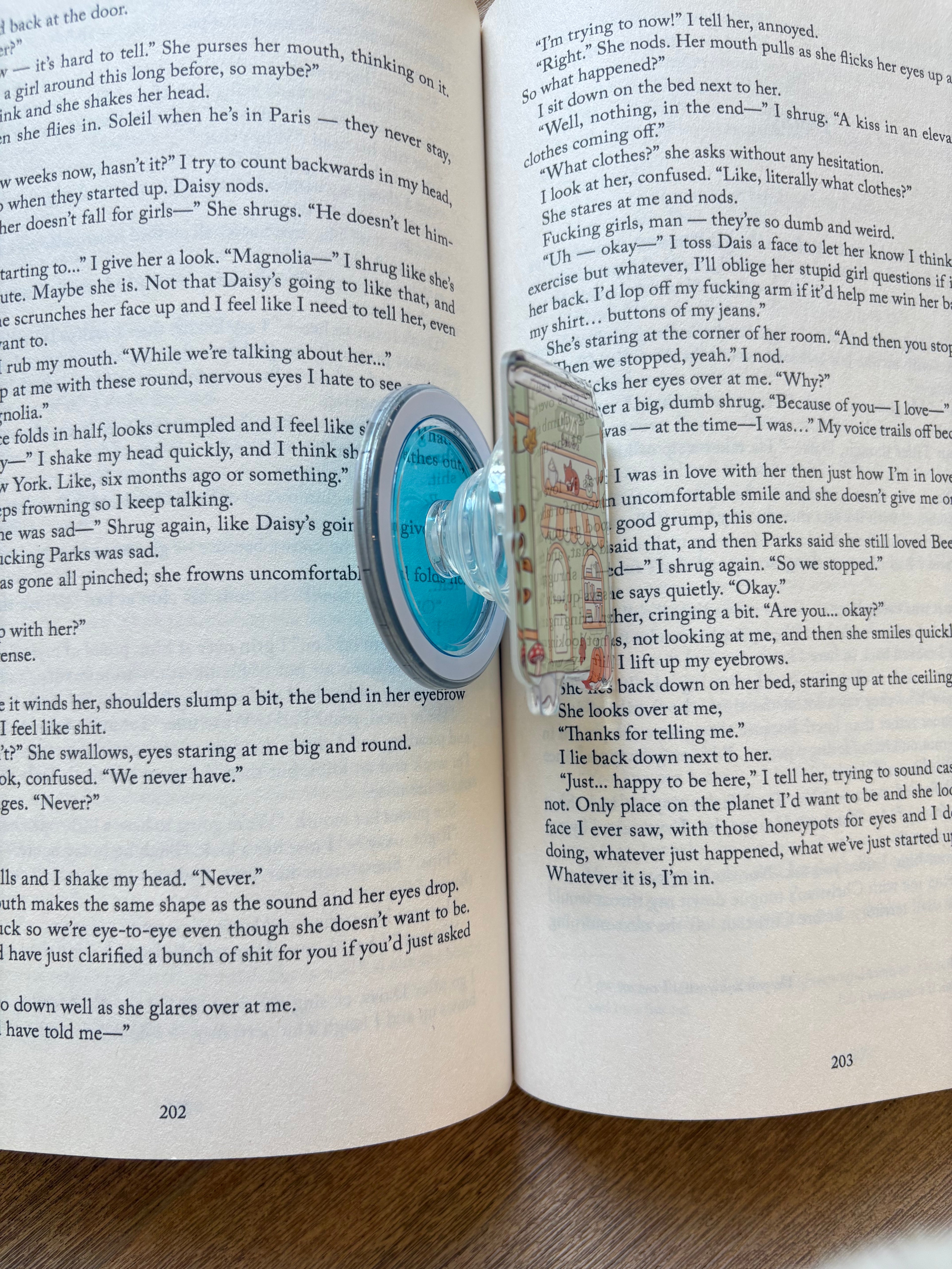 Cozy Bookstore Kindle Grip