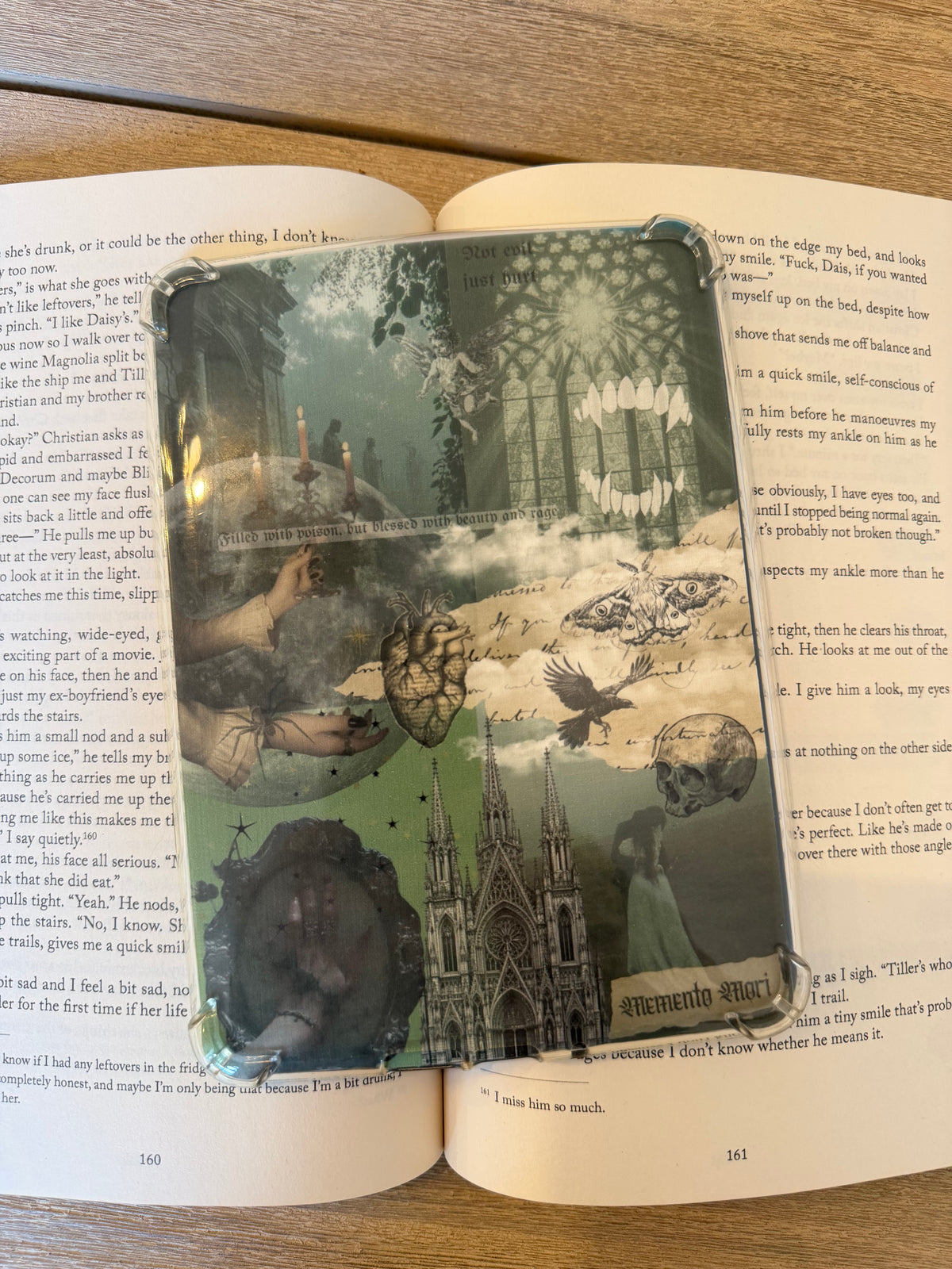 Dark Gothic Romance Kindle Insert