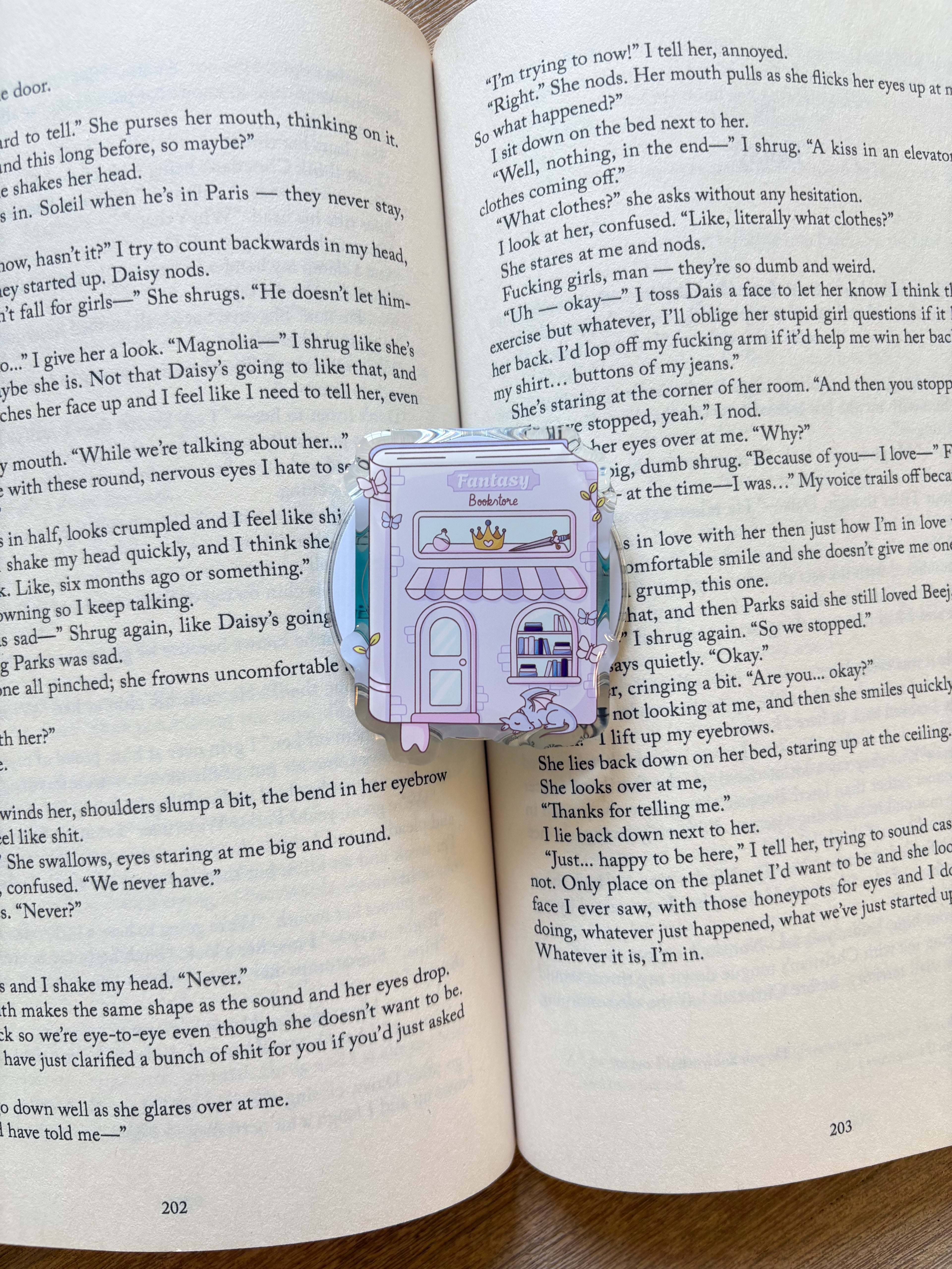 Fantasy Bookstore Magnetic Kindle grip
