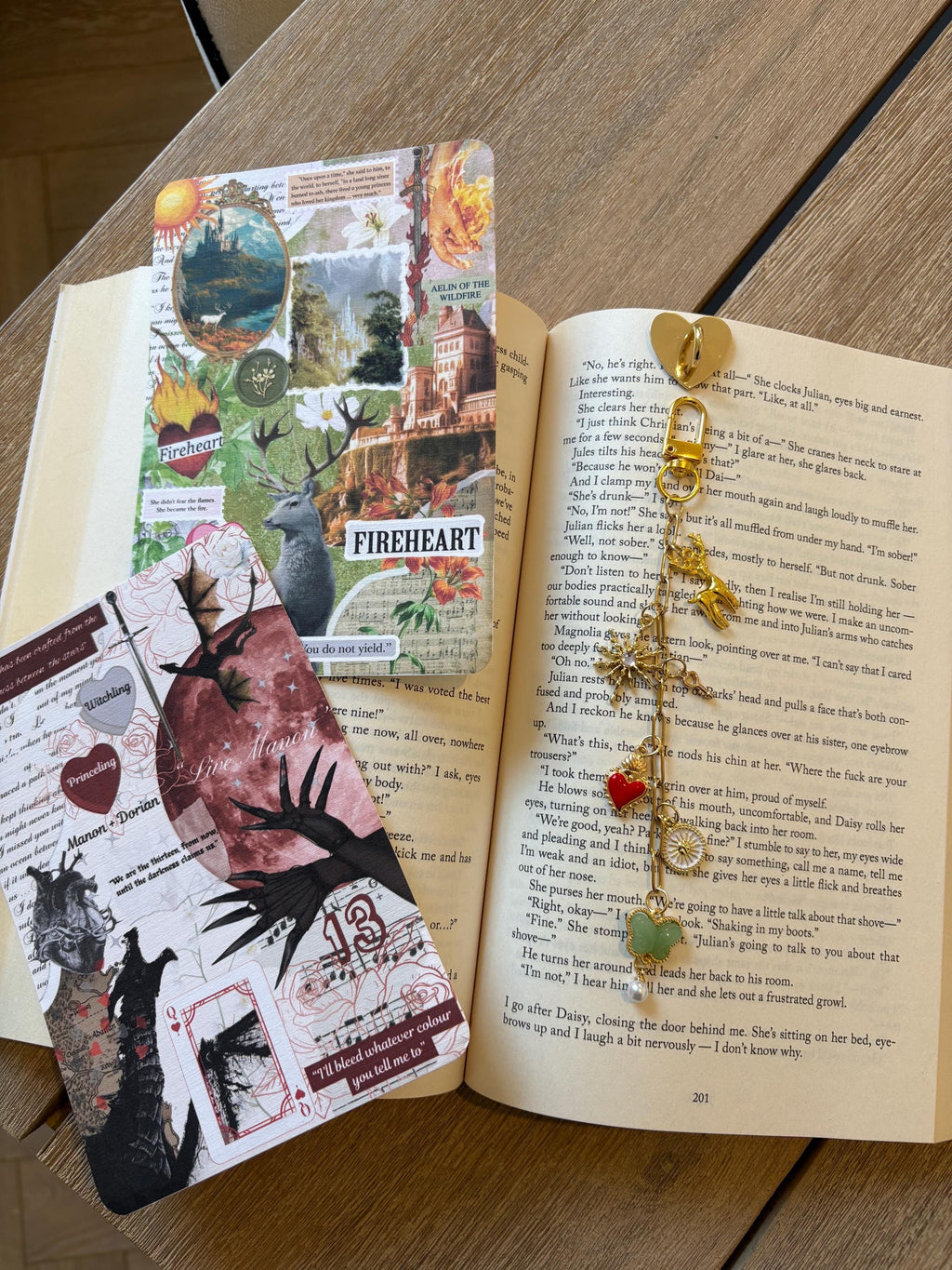 Throne of Glass Kindle Charm