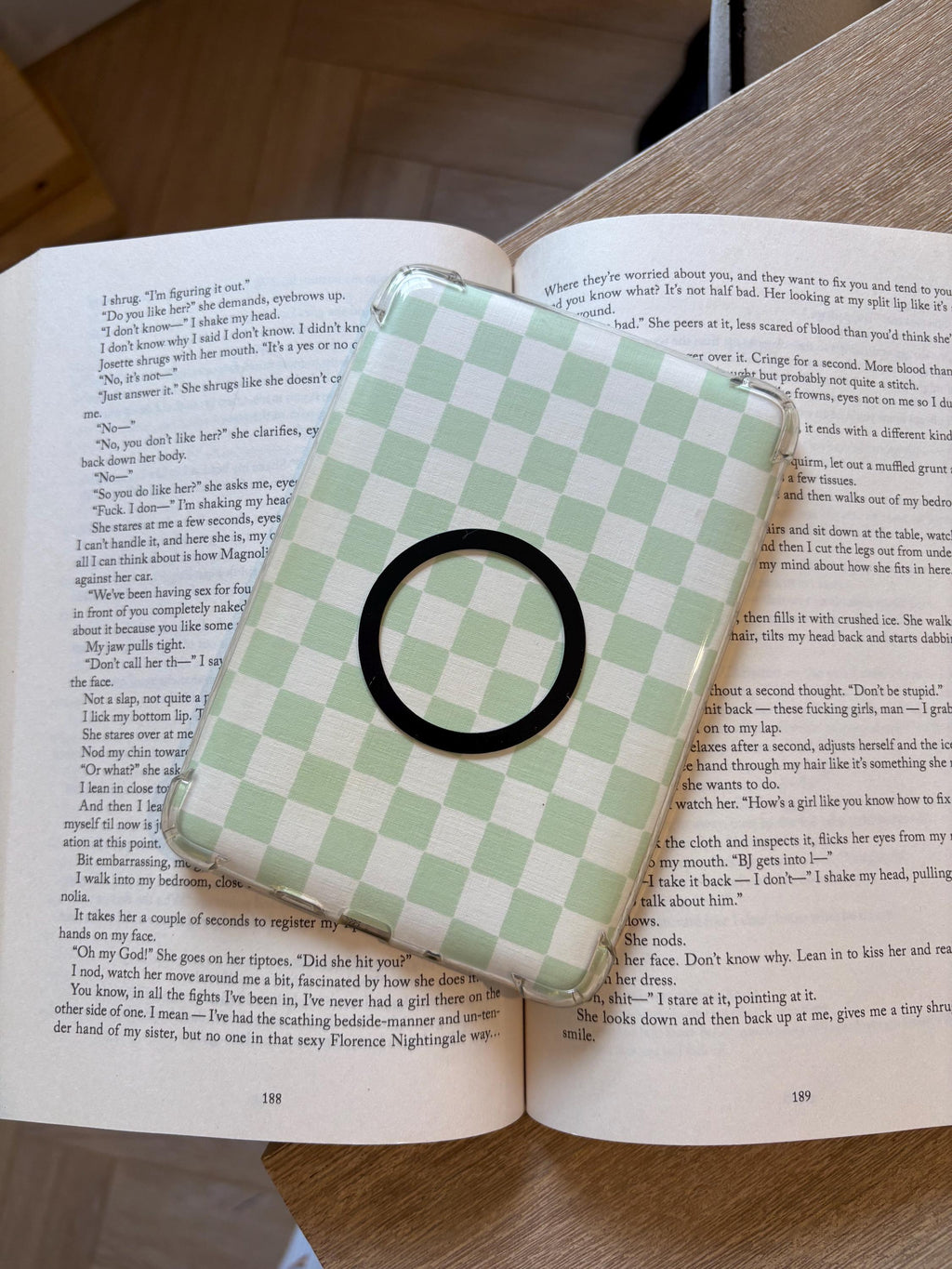 Checkered Kindle Inserts