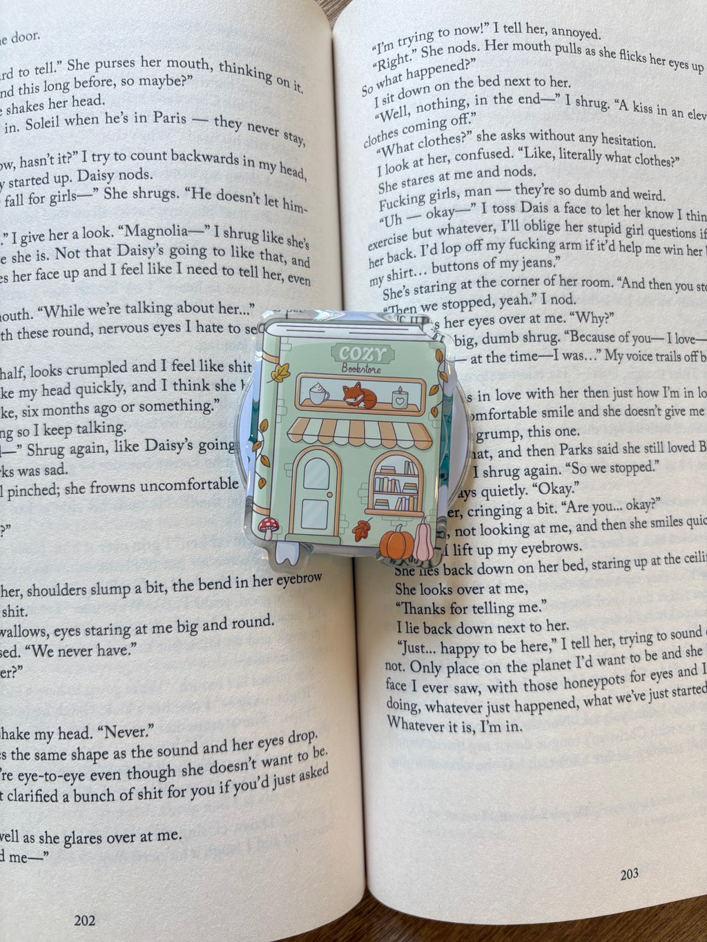 Cozy Bookstore Kindle Grip