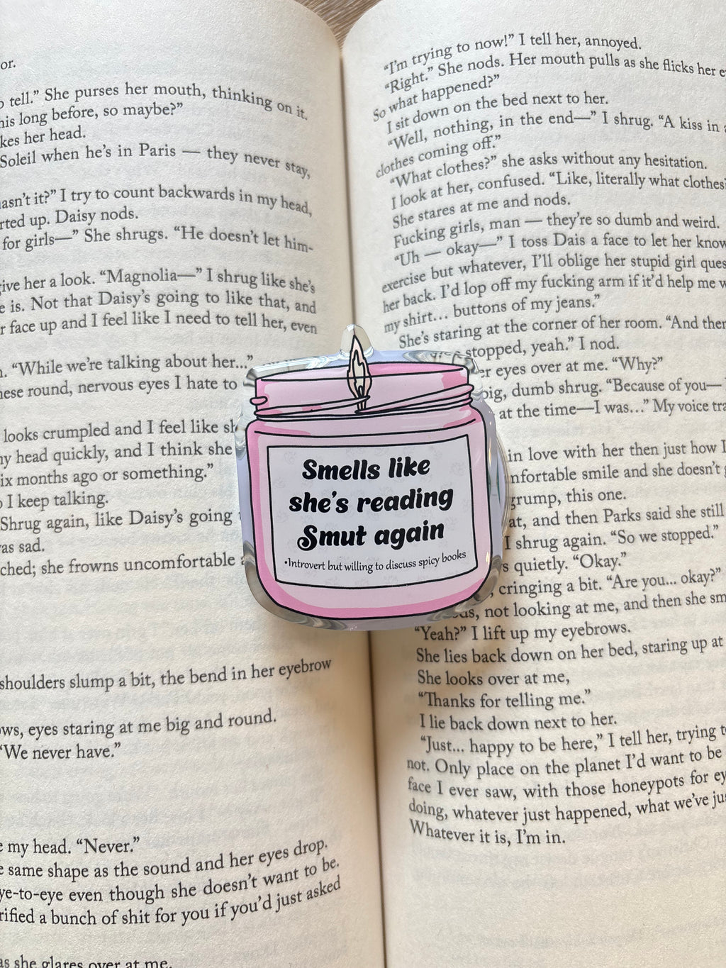 Smells Like She’s Reading Smut Again Magnetic Kindle grip