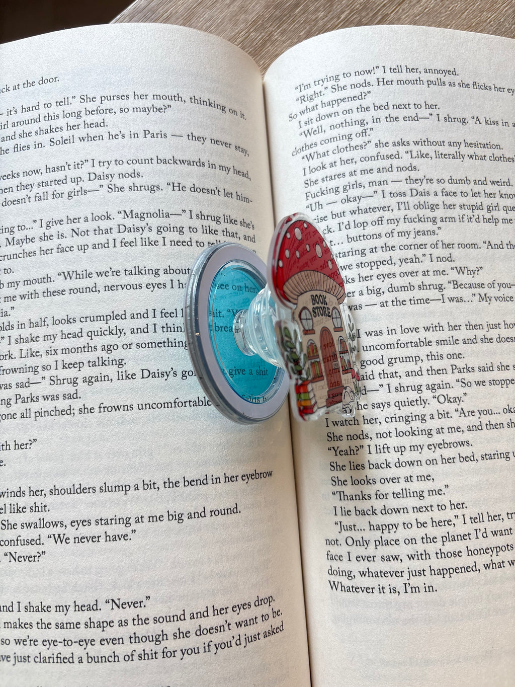 Mushroom Bookstore Magnetic Kindle grip