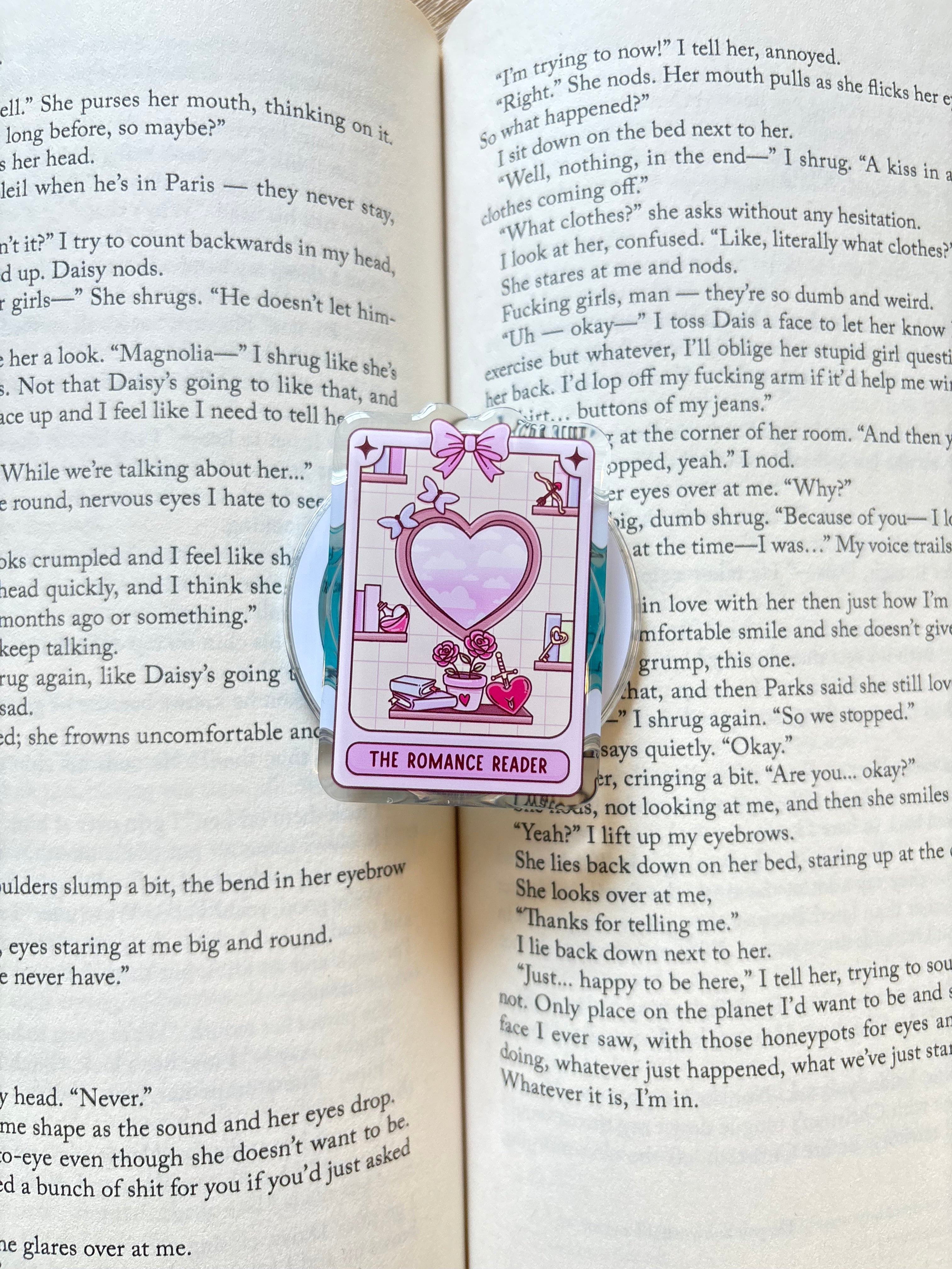 The Romance Reader Pink Magnetic Kindle grip
