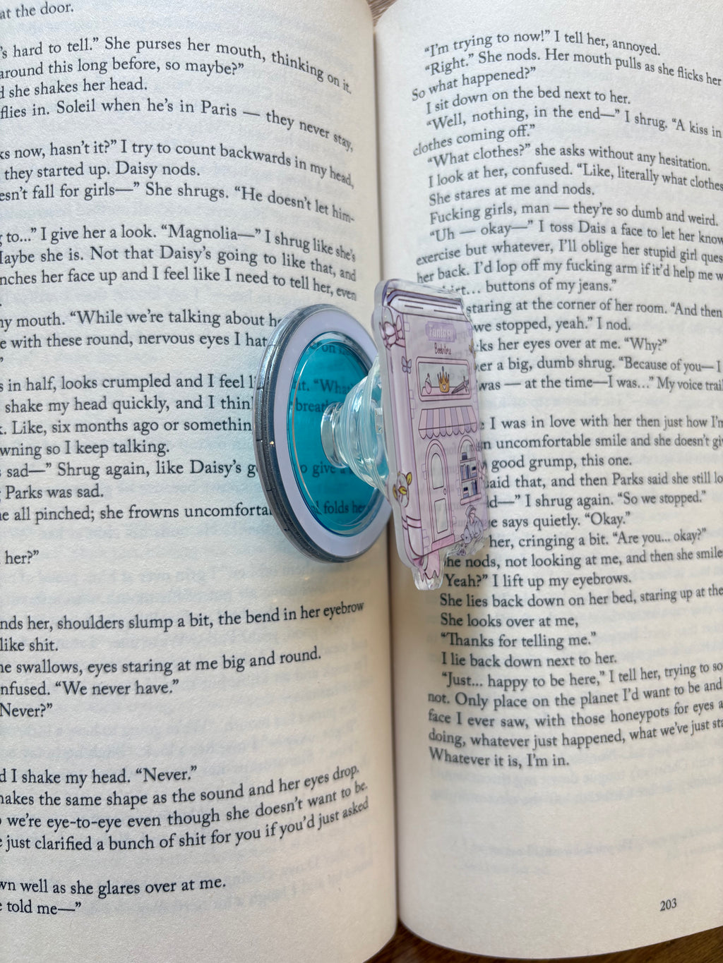 Fantasy Bookstore Magnetic Kindle grip