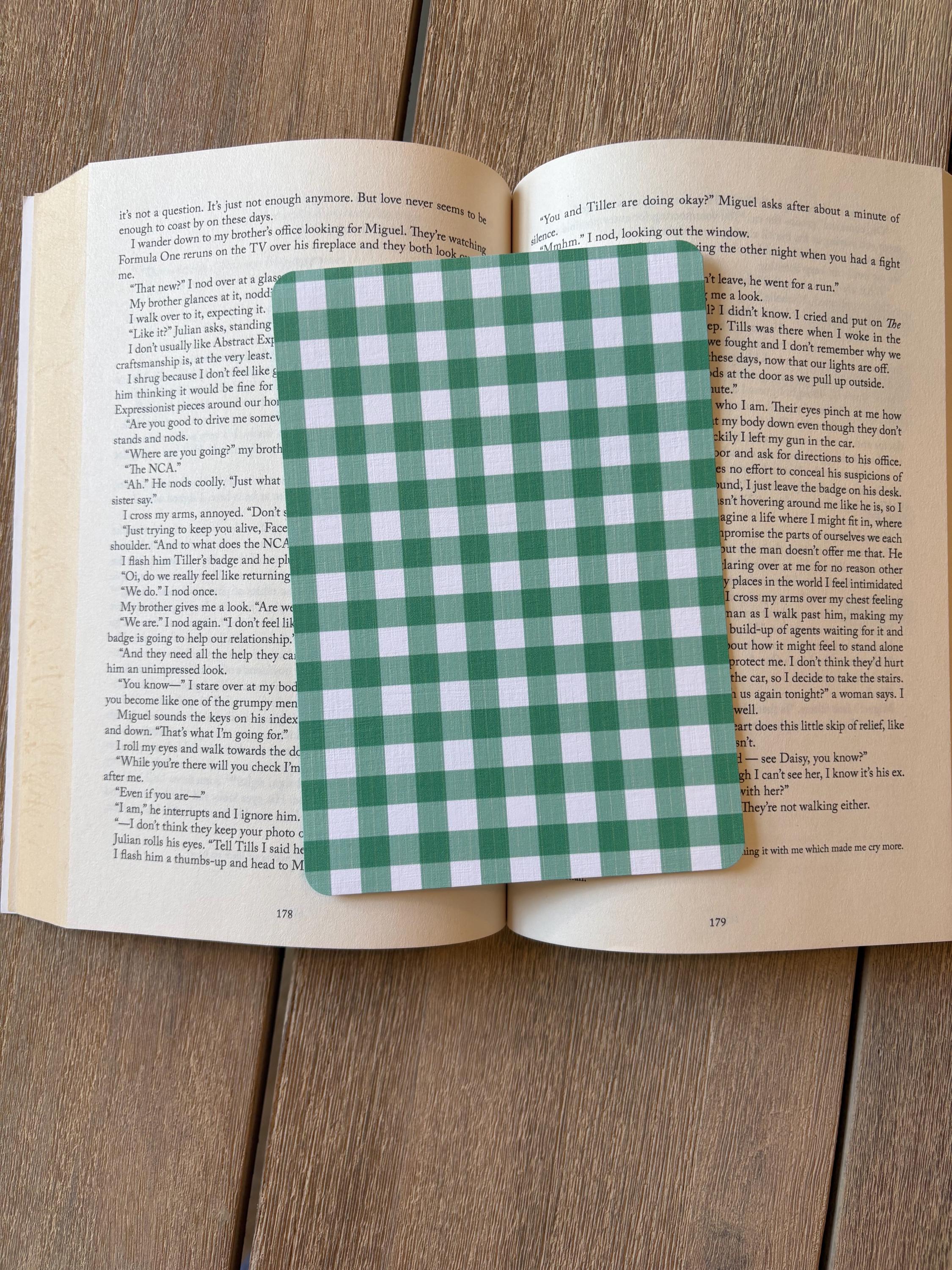 Gingham Pattern Kindle Inserts