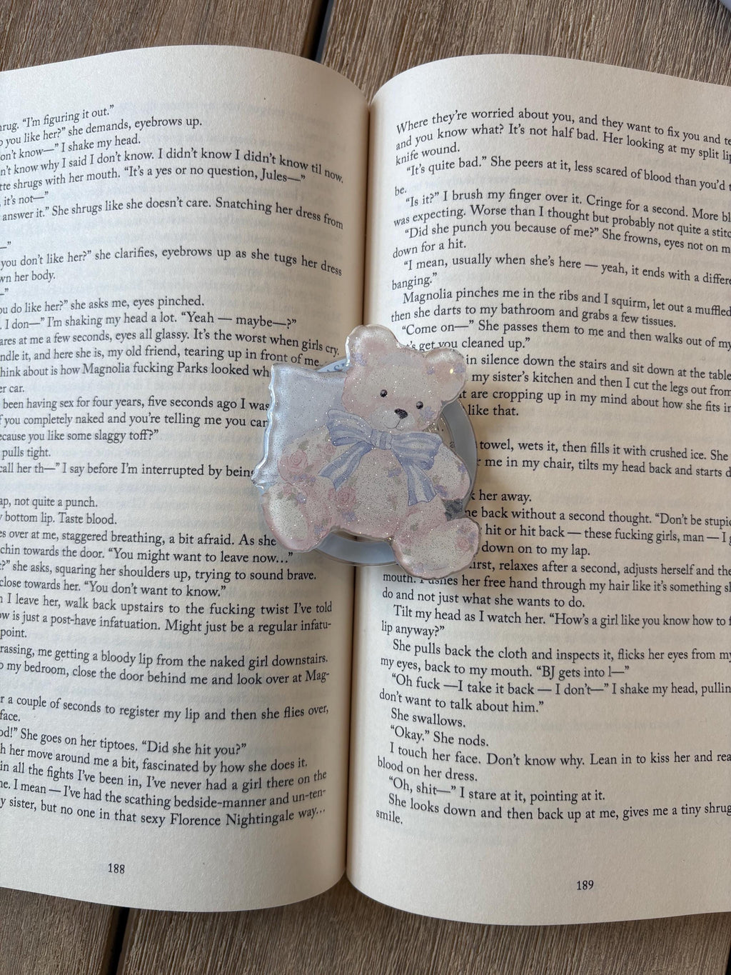 Bear and Bow Magnetic Kindle grip