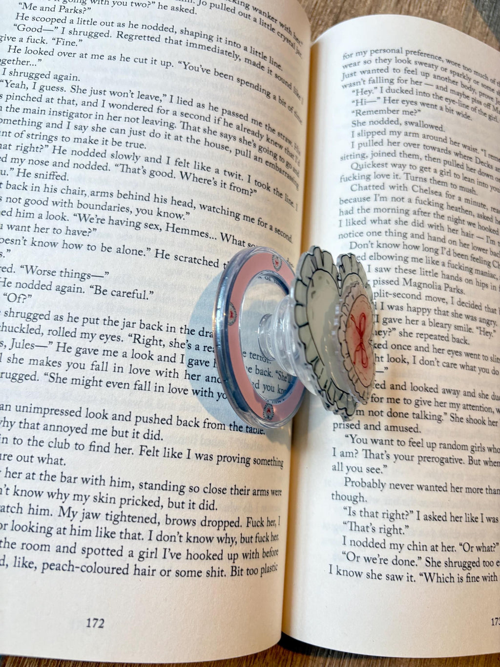 Blue Heart and Bow Magnetic Kindle Grip