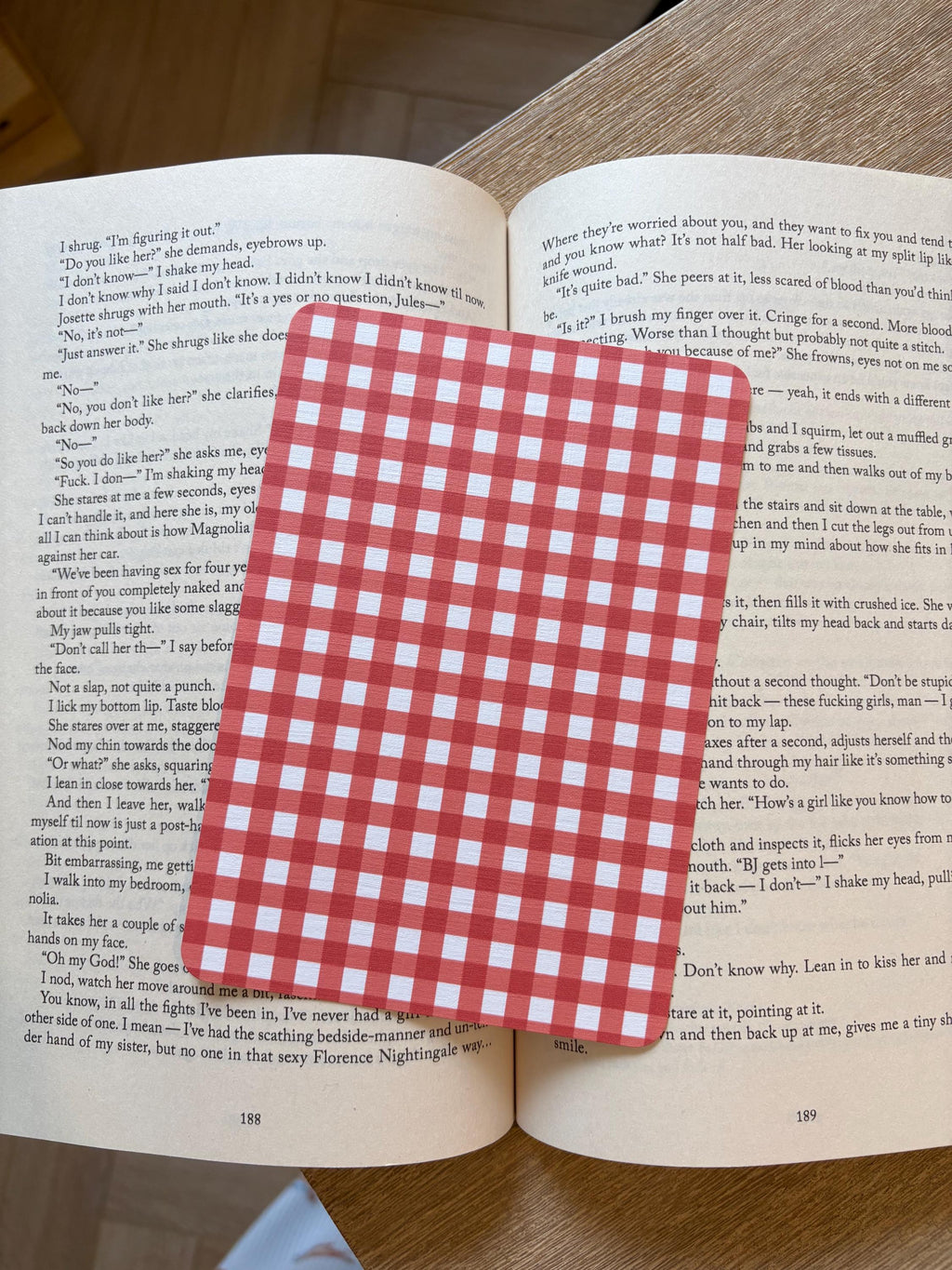 Gingham Pattern Kindle Inserts