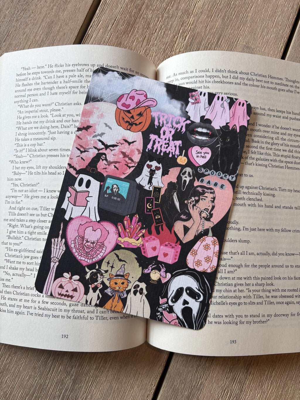 Black and Pink Halloween Kindle Insert