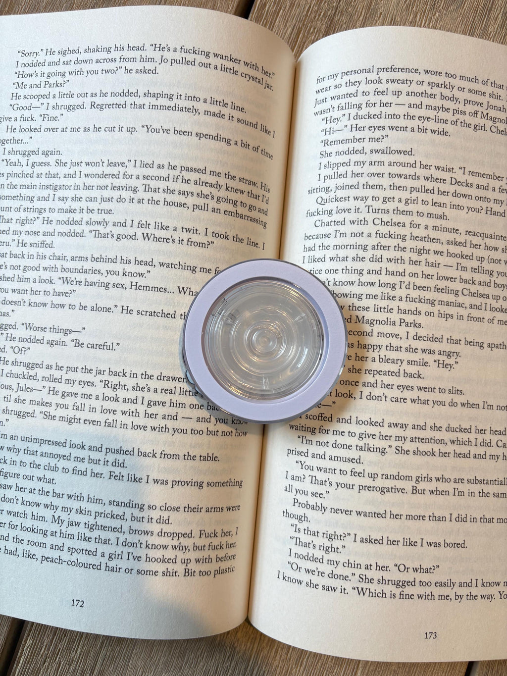 Blue Heart and Bow Magnetic Kindle Grip