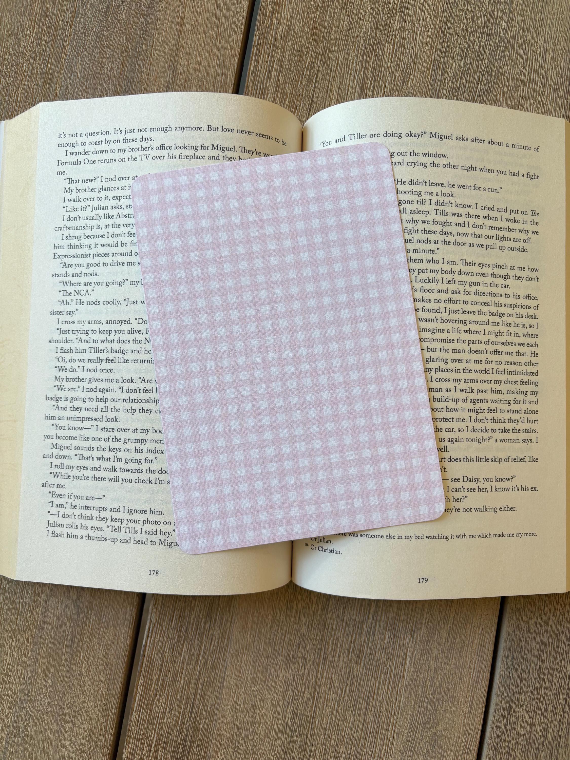 Gingham Pattern Kindle Inserts