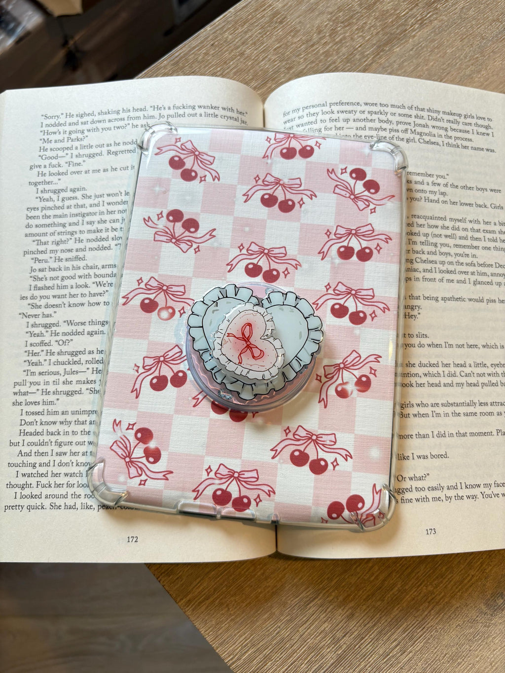 Blue Heart and Bow Magnetic Kindle Grip